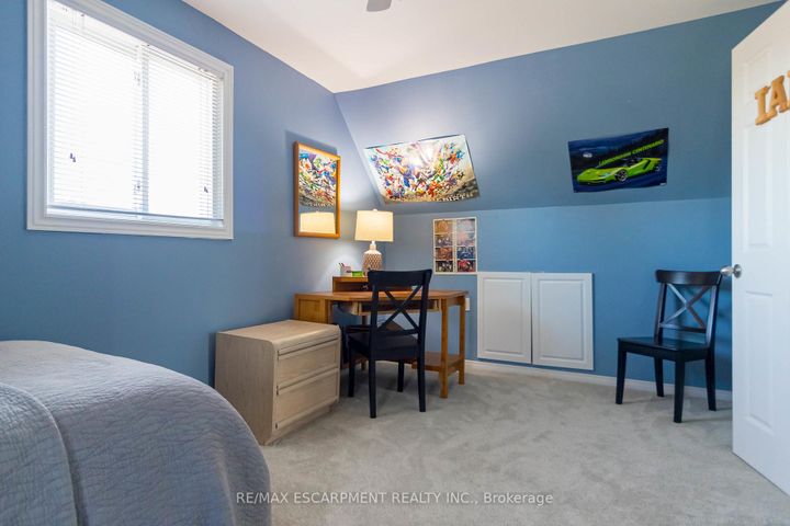 Photo 16 at 1343 JANINA Boulevard, Tyandaga, Burlington