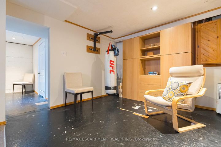 Photo 19 at 1343 JANINA Boulevard, Tyandaga, Burlington