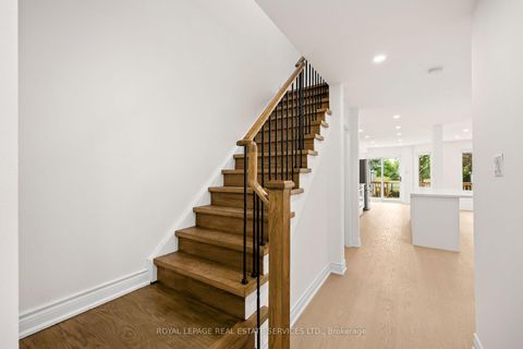 Photo 3 at 1130 Westview Terrace, WT West Oak Trails, Oakville