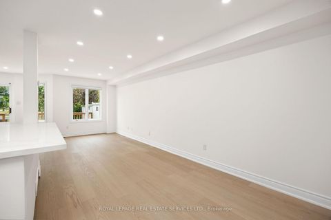 Photo 10 at 1130 Westview Terrace, WT West Oak Trails, Oakville