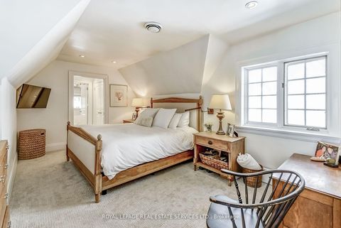 Photo 10 at 39 Strath Avenue, Kingsway South, Toronto
