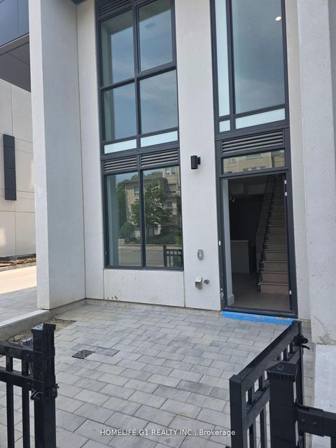 Photo 3 at 7 - 6 Greenbriar Road, Bayview Village, Toronto