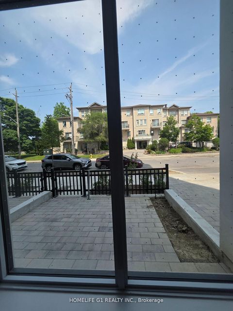 Photo 4 at 7 - 6 Greenbriar Road, Bayview Village, Toronto