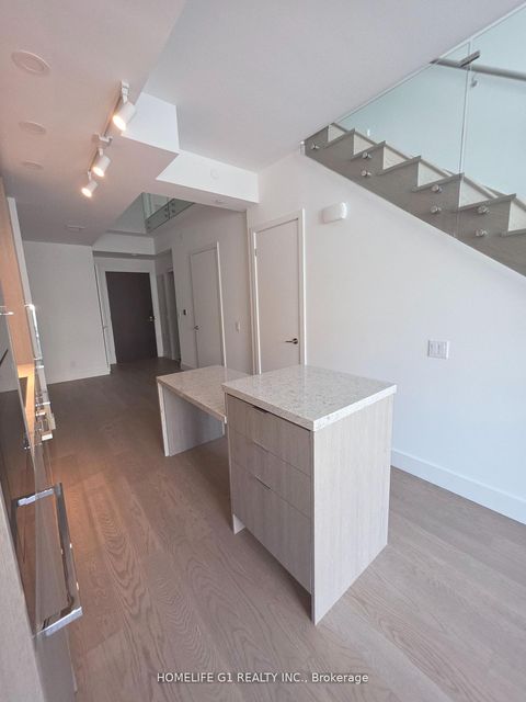 Photo 6 at 7 - 6 Greenbriar Road, Bayview Village, Toronto