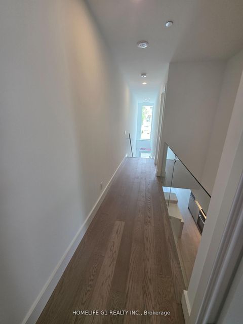 Photo 7 at 7 - 6 Greenbriar Road, Bayview Village, Toronto