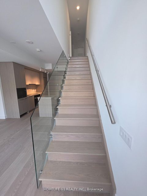 Photo 8 at 7 - 6 Greenbriar Road, Bayview Village, Toronto