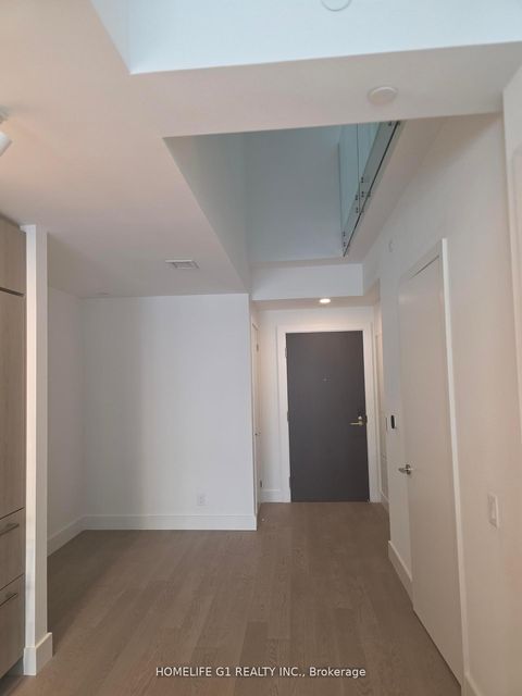 Photo 12 at 7 - 6 Greenbriar Road, Bayview Village, Toronto