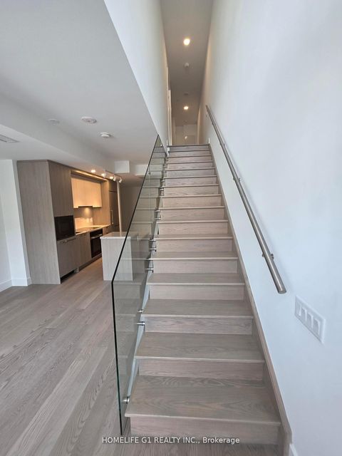 Photo 13 at 7 - 6 Greenbriar Road, Bayview Village, Toronto