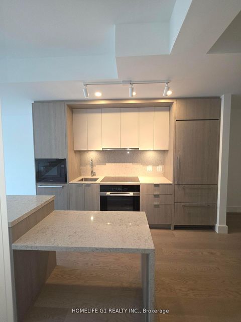 Photo 15 at 7 - 6 Greenbriar Road, Bayview Village, Toronto