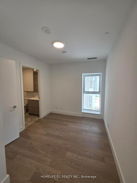 Photo 25 at 7 - 6 Greenbriar Road, Bayview Village, Toronto
