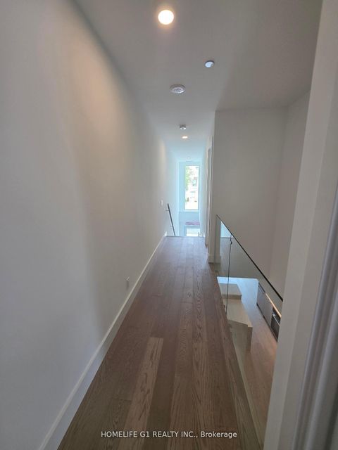 Photo 26 at 7 - 6 Greenbriar Road, Bayview Village, Toronto