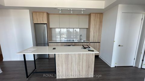 Photo 3 at B-1503 - 7950 Bathurst Street, Beverley Glen, Vaughan
