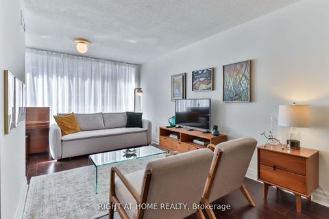 Photo 4 at 402 - 225 Davenport Road, Annex, Toronto