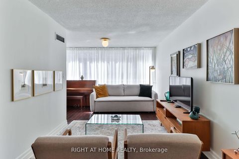 Photo 6 at 402 - 225 Davenport Road, Annex, Toronto