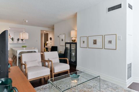Photo 9 at 402 - 225 Davenport Road, Annex, Toronto