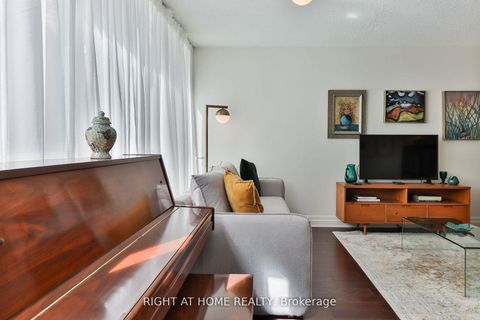 Photo 10 at 402 - 225 Davenport Road, Annex, Toronto