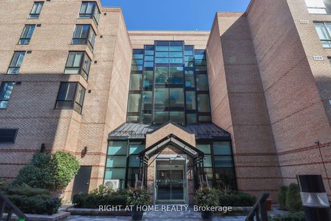 Photo 31 at 402 - 225 Davenport Road, Annex, Toronto