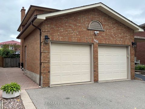Photo 3 at 160 Fiori Drive, East Woodbridge, Vaughan