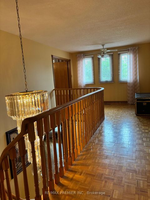 Photo 6 at 160 Fiori Drive, East Woodbridge, Vaughan