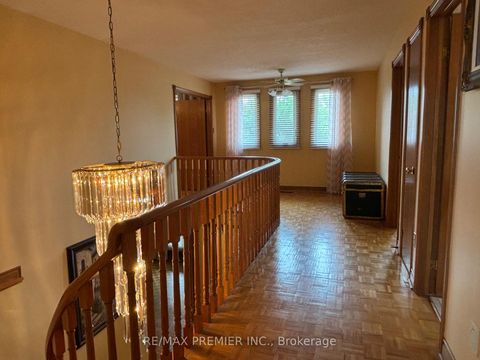 Photo 16 at 160 Fiori Drive, East Woodbridge, Vaughan