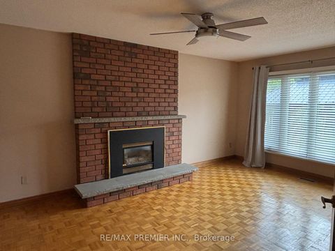 Photo 18 at 160 Fiori Drive, East Woodbridge, Vaughan