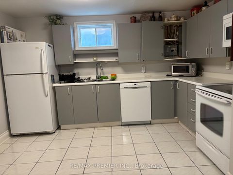 Photo 22 at 160 Fiori Drive, East Woodbridge, Vaughan