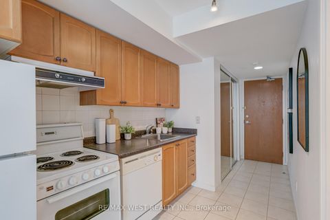 Photo 3 at 1407 - 219 Fort York Boulevard, Niagara, Toronto