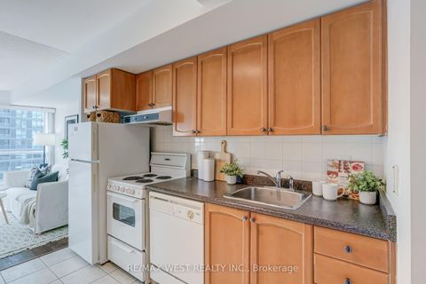 Photo 4 at 1407 - 219 Fort York Boulevard, Niagara, Toronto