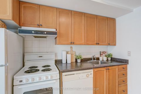 Photo 5 at 1407 - 219 Fort York Boulevard, Niagara, Toronto