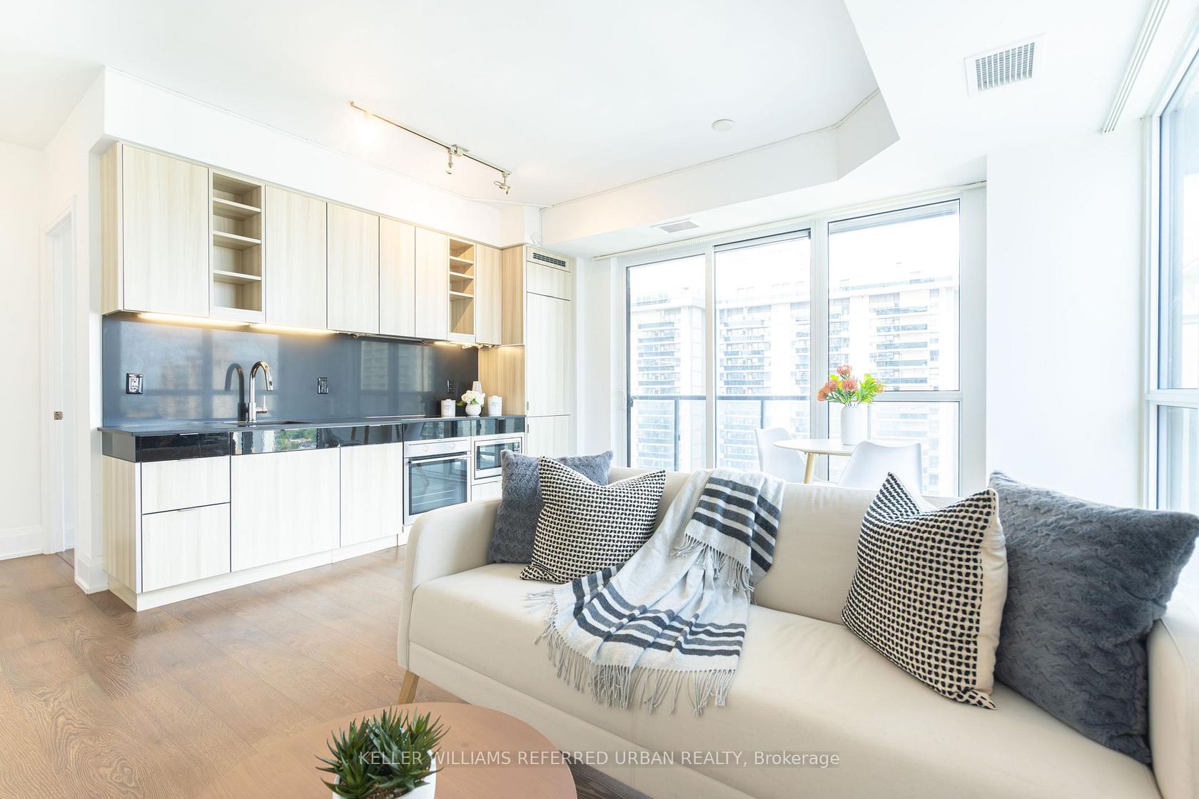 1802 - 101 Erskine Avenue, Mount Pleasant East, Toronto 