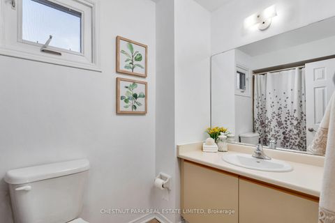 Photo 21 at 138 Largo Crescent, Maple, Vaughan