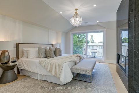 Photo 11 at 594 Broadway Avenue, Leaside, Toronto