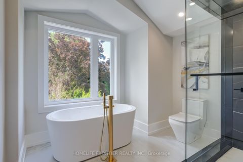 Photo 16 at 594 Broadway Avenue, Leaside, Toronto