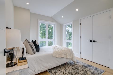 Photo 18 at 594 Broadway Avenue, Leaside, Toronto