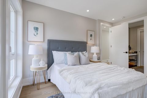 Photo 23 at 594 Broadway Avenue, Leaside, Toronto
