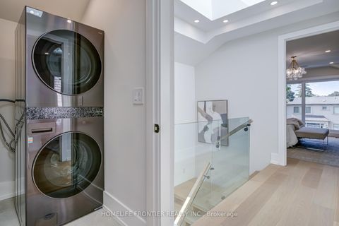 Photo 27 at 594 Broadway Avenue, Leaside, Toronto