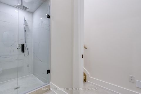 Photo 36 at 594 Broadway Avenue, Leaside, Toronto