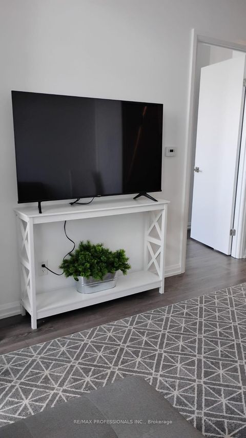 Photo 3 at 504 - 4208 Dundas Street W, Humber Valley, Toronto