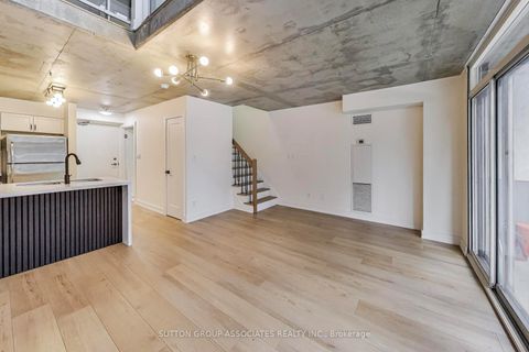 Photo 2 at 213 - 1029 King Street W, Niagara, Toronto