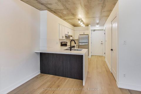 Photo 5 at 213 - 1029 King Street W, Niagara, Toronto