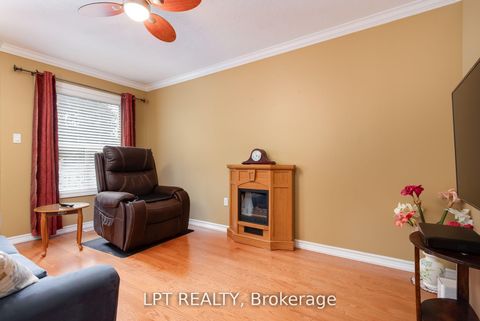 Photo 7 at 25 Dunnett Drive, Ardagh, Barrie