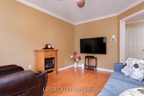 Photo 8 at 25 Dunnett Drive, Ardagh, Barrie