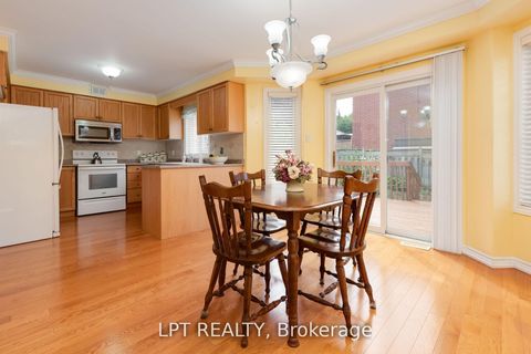 Photo 10 at 25 Dunnett Drive, Ardagh, Barrie