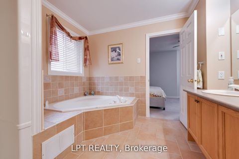 Photo 25 at 25 Dunnett Drive, Ardagh, Barrie