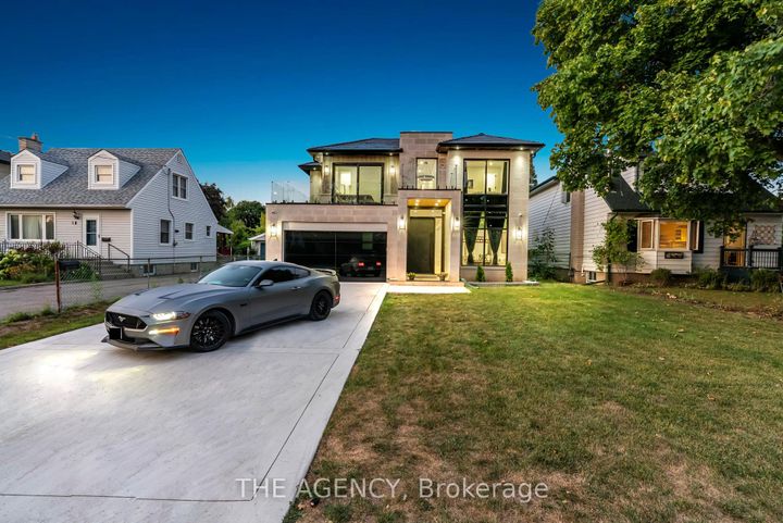 Photo 1 at 9 Earl Street, Streetsville, Mississauga