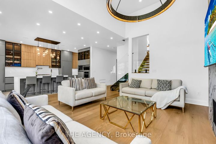 Photo 12 at 9 Earl Street, Streetsville, Mississauga