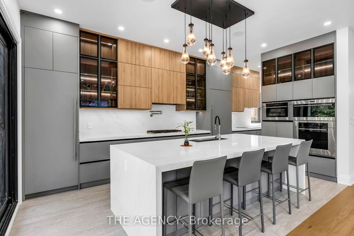 Photo 14 at 9 Earl Street, Streetsville, Mississauga