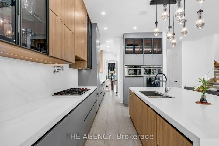 Photo 15 at 9 Earl Street, Streetsville, Mississauga