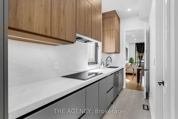 Photo 17 at 9 Earl Street, Streetsville, Mississauga