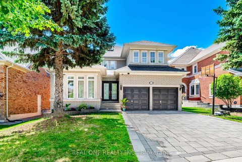 Photo 1 at 72 Cassandra Crescent, Bayview Hill, Richmond Hill